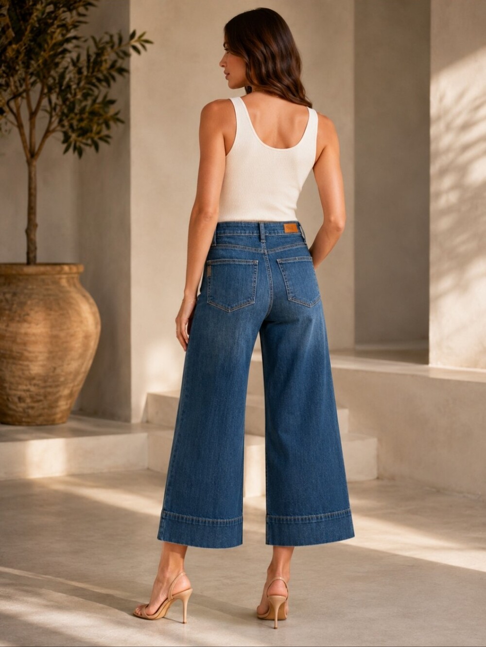 Paige NWTs Connie Crop Patch Jeans - Picture 2 of 3